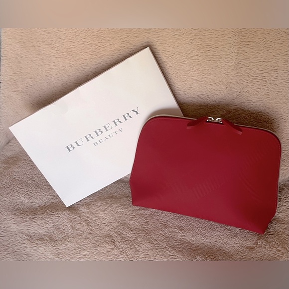 BURBERRY Beauty Limited Edition Large Military Red Nova Plaid Design Trousse - Picture 1 of 12